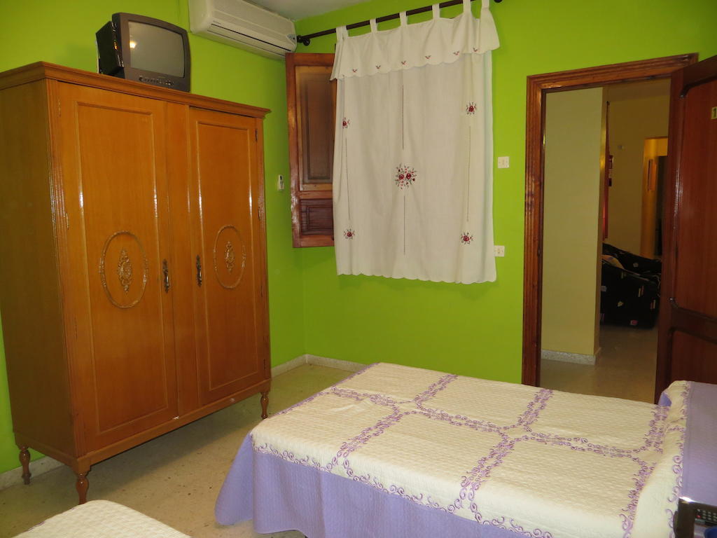 Hostal Restaurante Reina El Tejar الغرفة الصورة