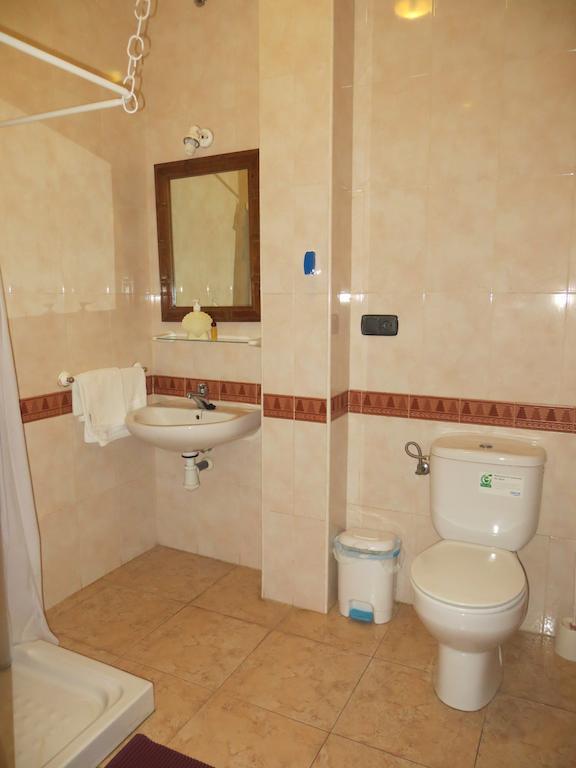 Hostal Restaurante Reina El Tejar المظهر الخارجي الصورة