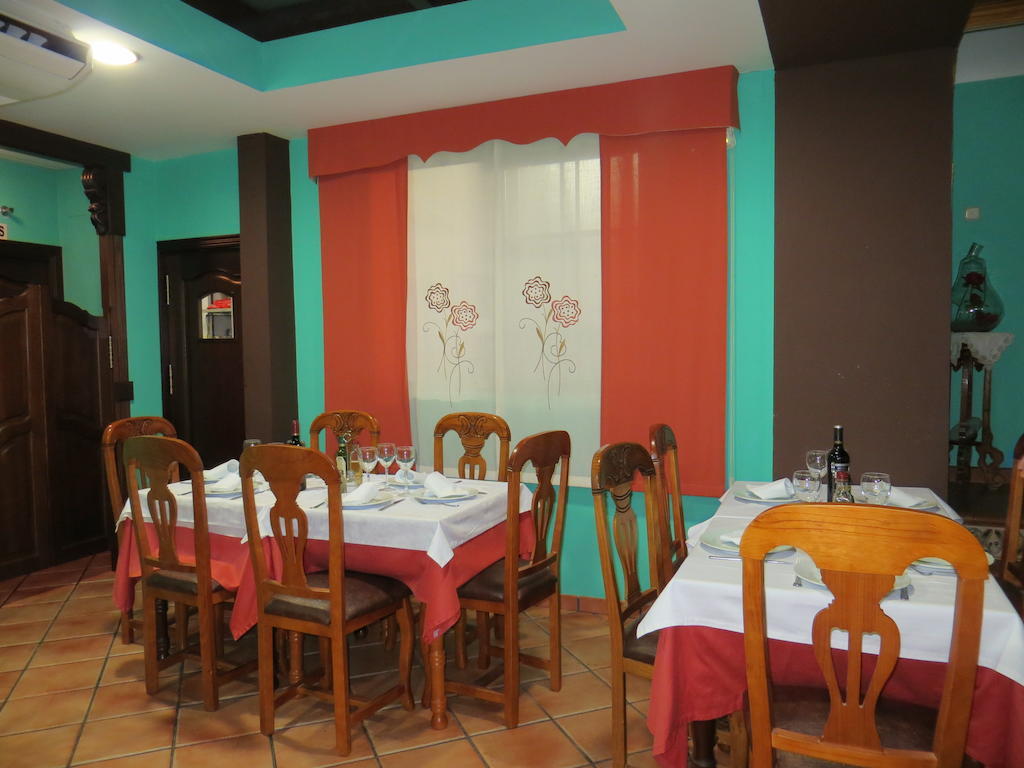 Hostal Restaurante Reina El Tejar المظهر الخارجي الصورة