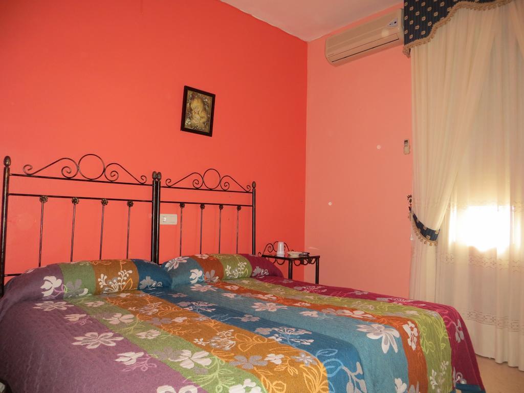 Hostal Restaurante Reina El Tejar المظهر الخارجي الصورة