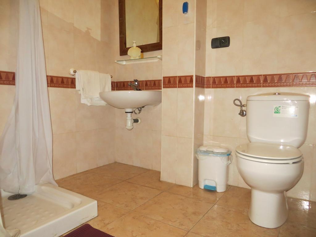 Hostal Restaurante Reina El Tejar المظهر الخارجي الصورة
